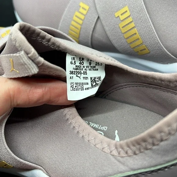 Puma Wired Run Slip On Violet w/ Gold Detail Sneakers 382299-05, Women’s size 9 - Picture 8 of 13